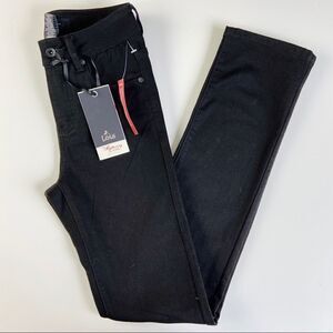 Nwt Black Lois stretch jeans straight leg. Size 26. Classic Skinny Jeans.